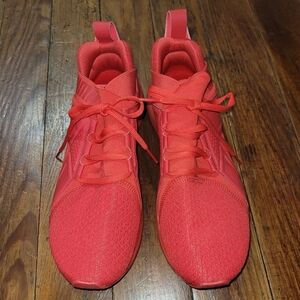 NWOB Red Puma Enzo trainers. Women's 9